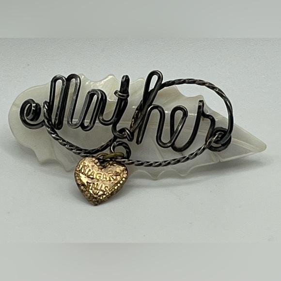 Vintage “Mother” Niagara Falls Brooch – Wire Script on Mother of Pearl - Picture 1 of 5